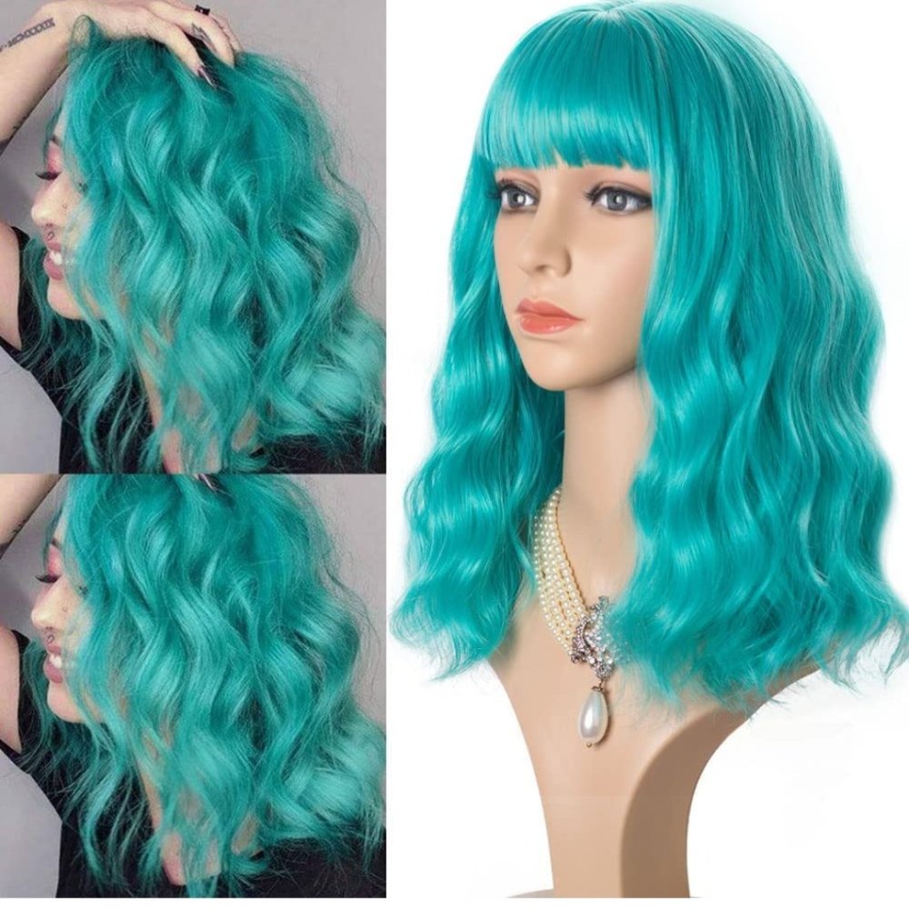 Short wigs with bangs